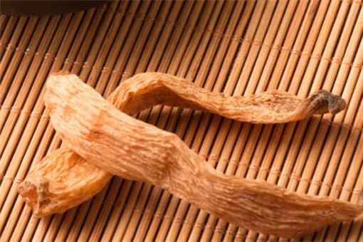 天麻的食用指南 能否生吃及常見(jiàn)食用方法